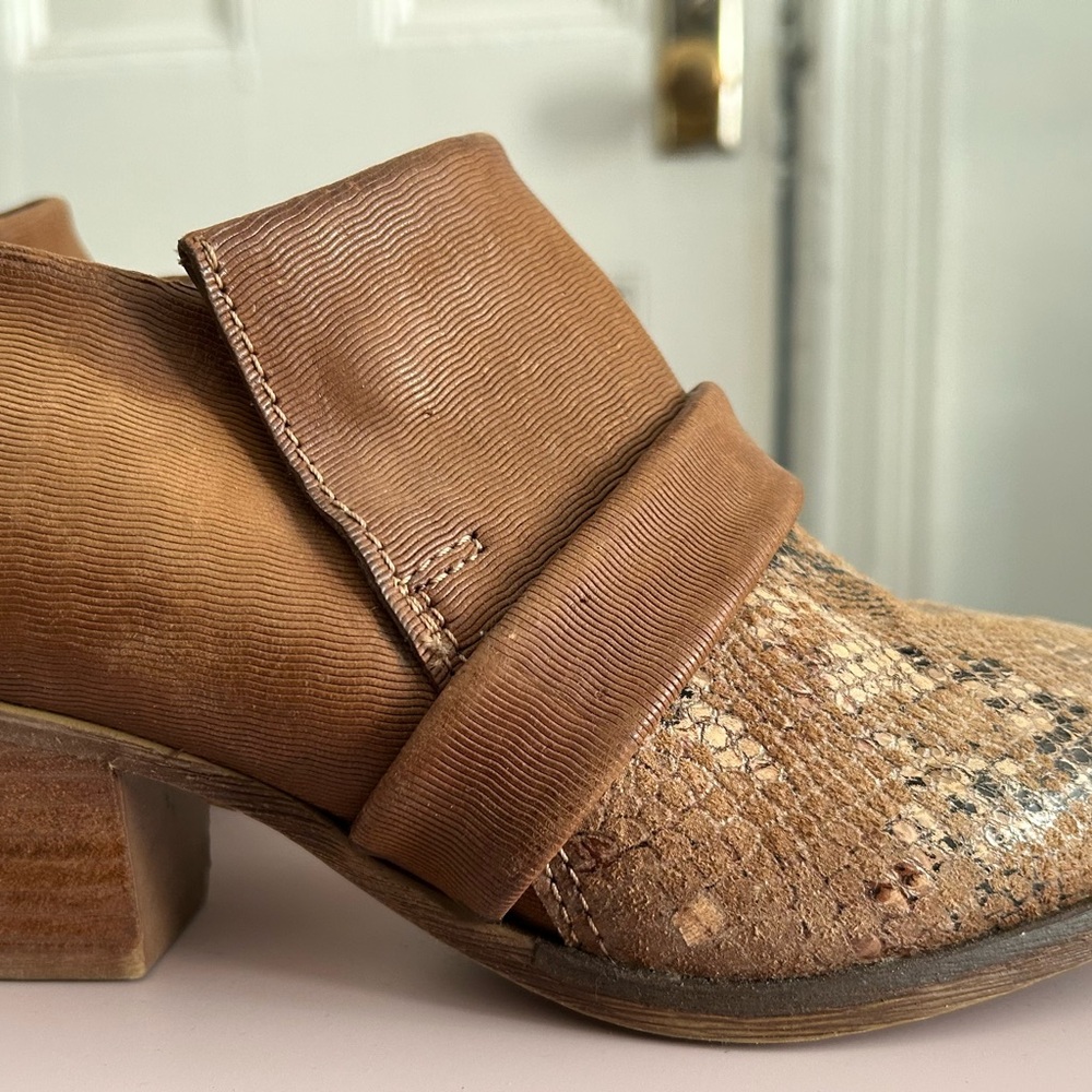 Brown Textured Women's Shoes